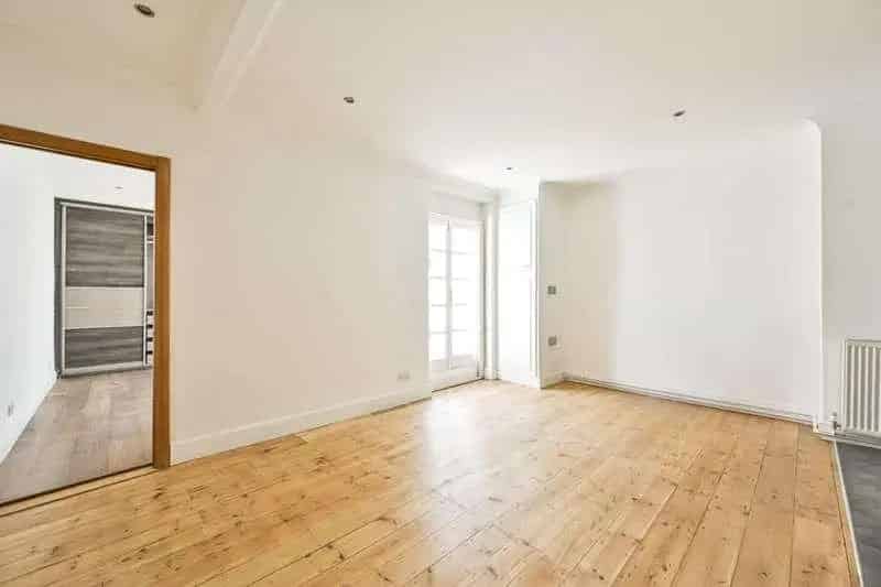 2 Bed Flat for Sale near Earls Court