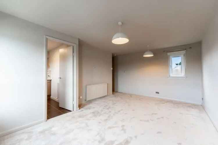 Fantastic Studio Flat Near M80 Motorway