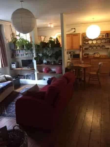 Victorian Family Flat with Communal Garden and Roof Access