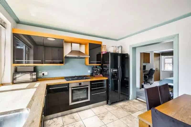 2 Bed Flat for Sale in Wanstead Village