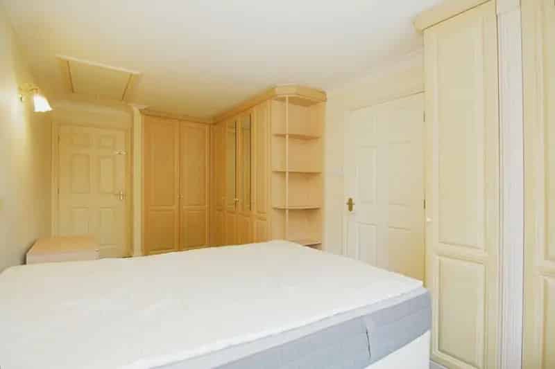3 Bed Detached House for Sale in Calverley