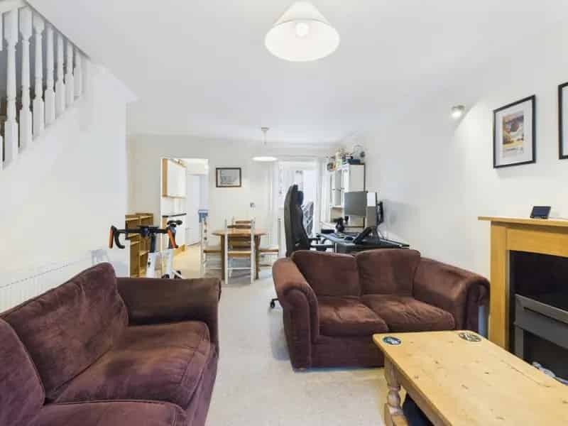 2 Bedroom House To Rent Available 02092025