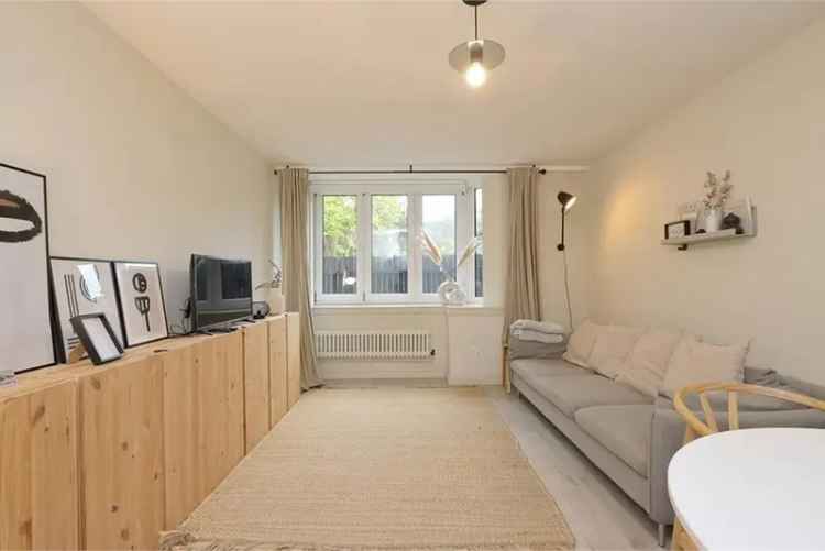 1 Bed Flat - Ground Floor with 1 Reception Room