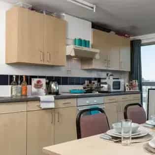 4 Rooms 78 m² House Birmingham Room for Rent
