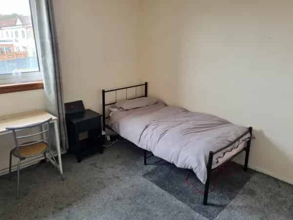 Large 2 Bedroom Furnished Flat