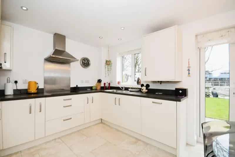 3 Bedroom House For Sale Chesterfield