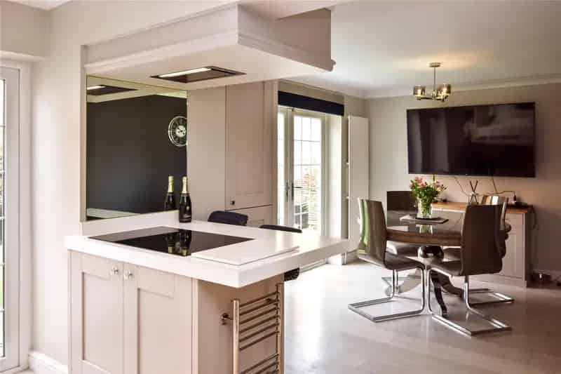 3-Bed Detached House Modern Living with Charm and Garden