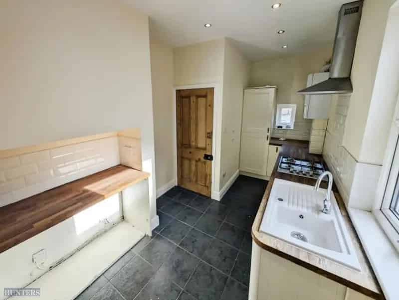 4 bedroom Flat
 To Let 
Total Size: 1206 SQ FT