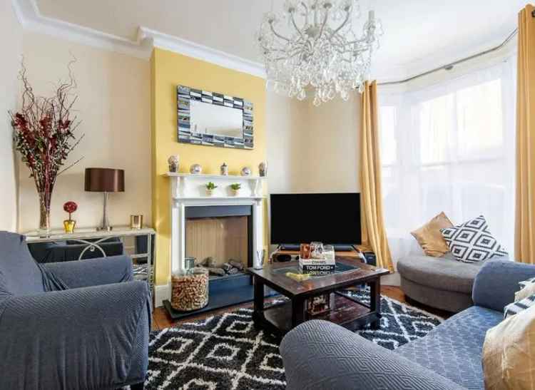 Two Bedroom Victorian House Near Mile End Station
