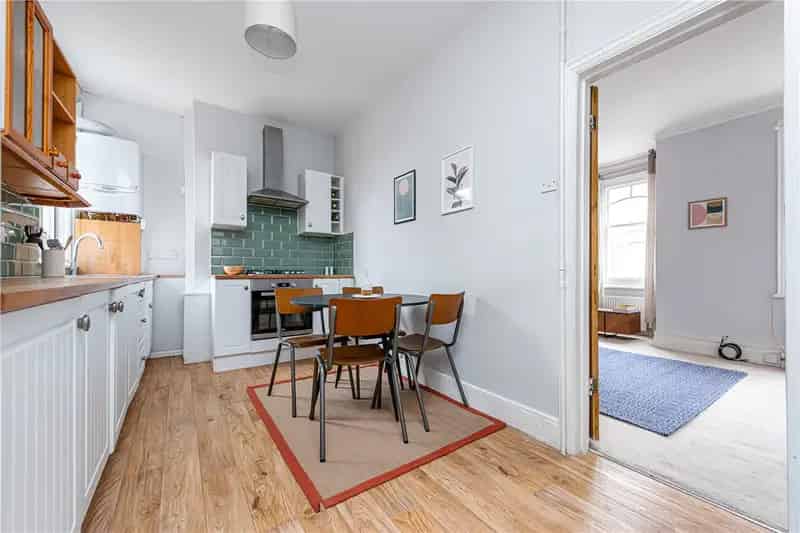 3 Bedroom Maisonette in London - Stunning Apartment