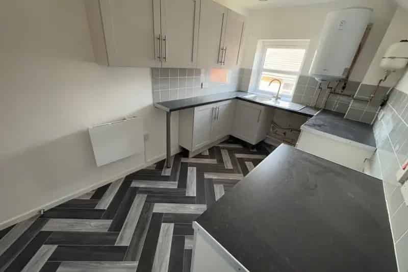 1 Bedroom Apartment Town Centre Available Now
