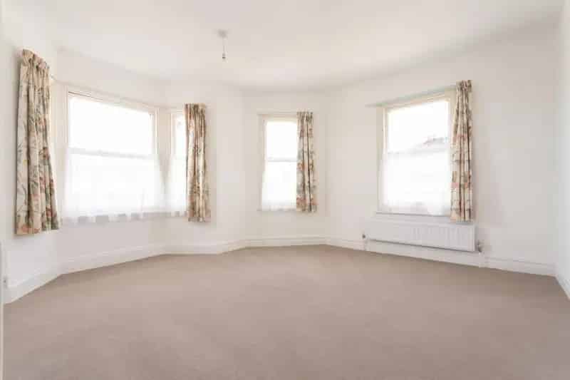 3 Bedroom Maisonette for Sale Near Fiveways