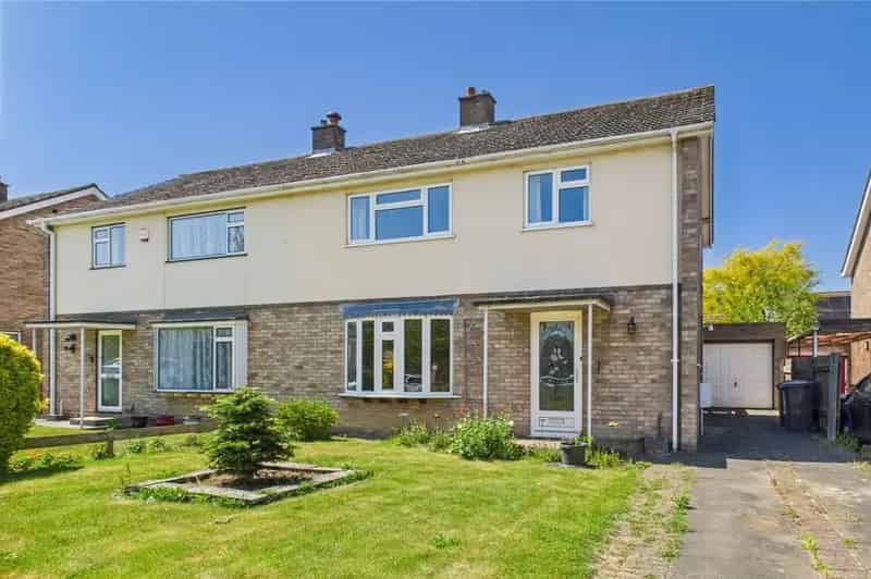 4 Bedroom Semi Detached House For Sale