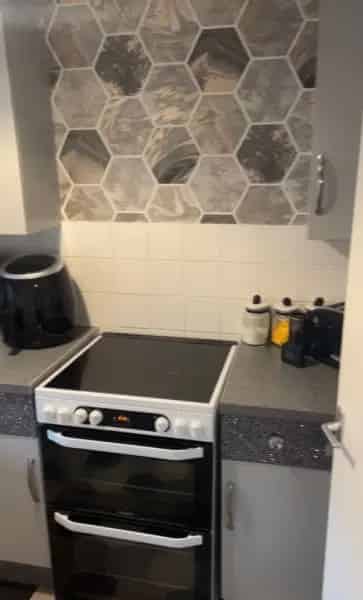 One Bedroom Flat in Saltash Cornwall Near Shops and Fields