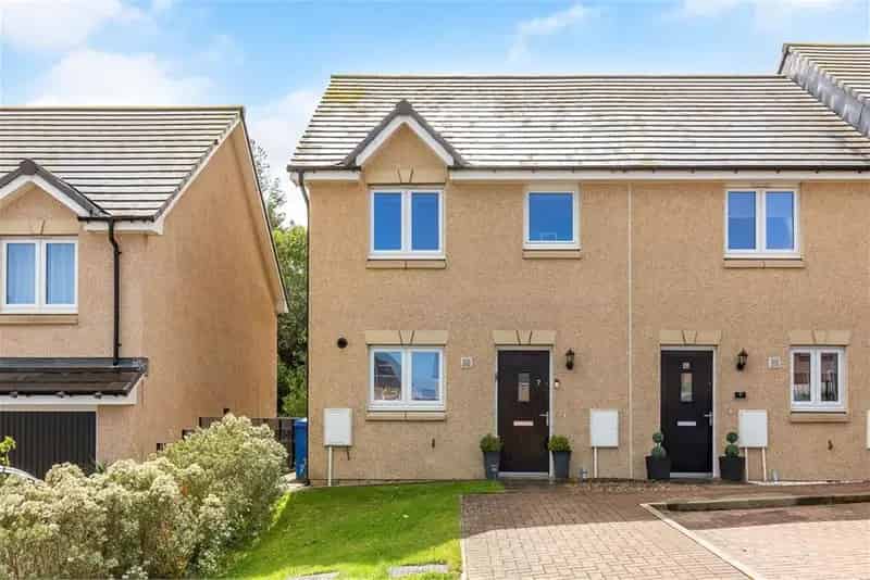 3 Bed End Terrace House Penicuik Modern Interior Garden Parking