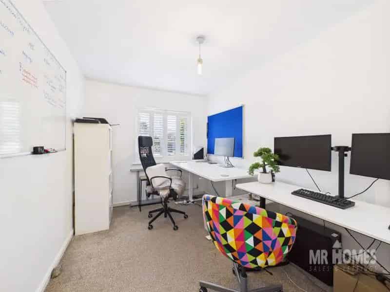 4 Bed Semi-Detached House For Sale
