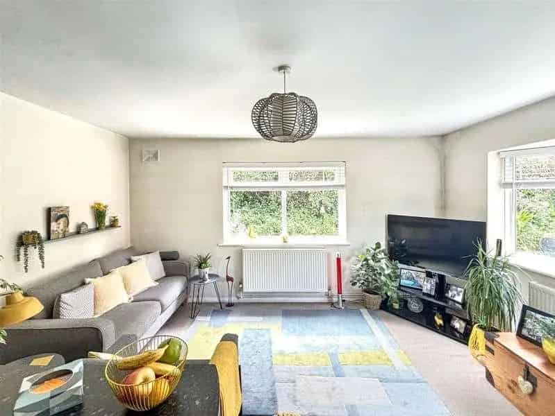 1 Bed Flat for Sale Upperton
