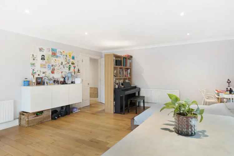 2 Bedroom Apartment for Sale Pembroke Road London