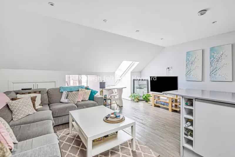 Two Double Bedroom Flat Tooting Zero Deposit Available