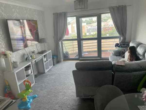 2 Bed 6th Floor Flat Cosham Huge Balcony Freshly Decorated