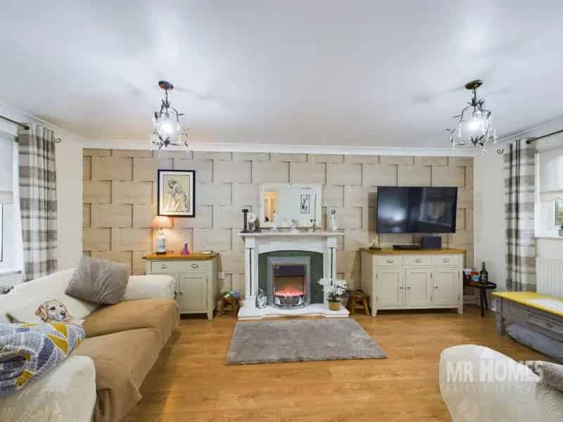 3 Bedroom Detached House for Sale in Cardiff