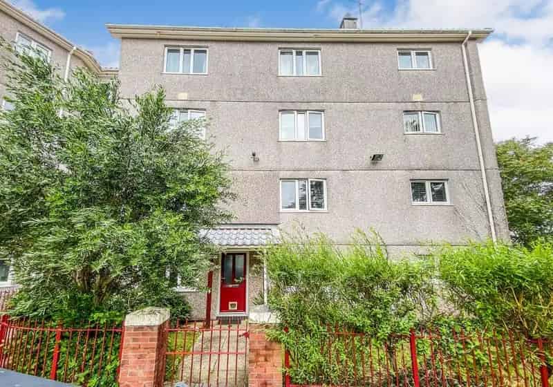 3 Bedroom Flat For Sale Leasehold