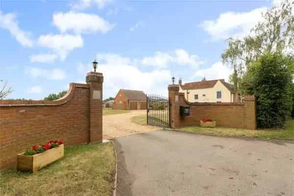 Grade II Listed Farmhouse 5 Beds 3 Baths 0.46 Acres