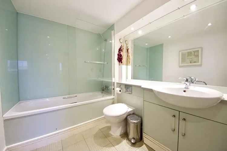 2 Bedroom Apartment House to Rent Thames View