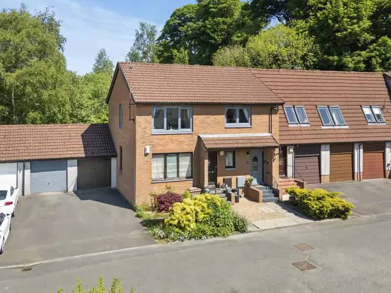 2 Bedroom Maisonette for Sale in Newton Mearns