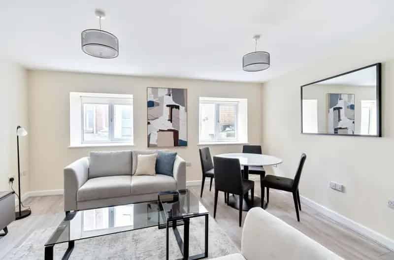 2 Bedroom City Center Apartment Furnished