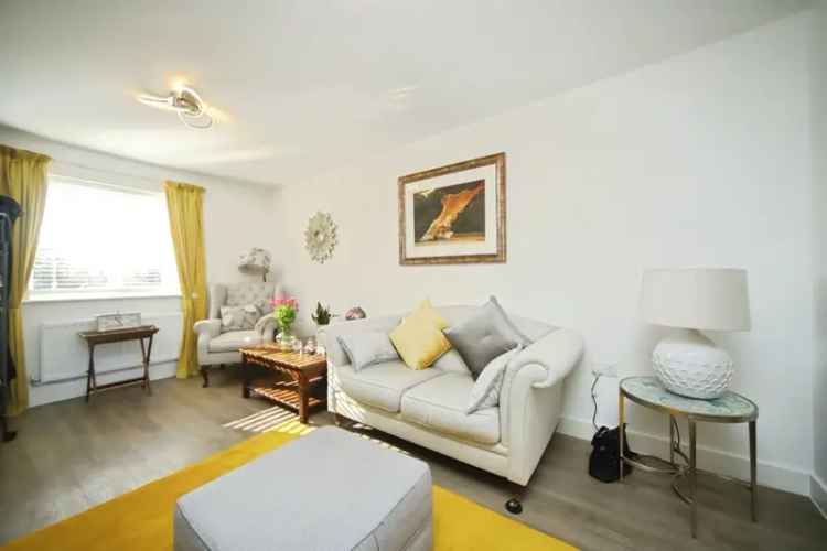 4 Bed Family Home Wellington Modern Kitchen Large Garden Garage