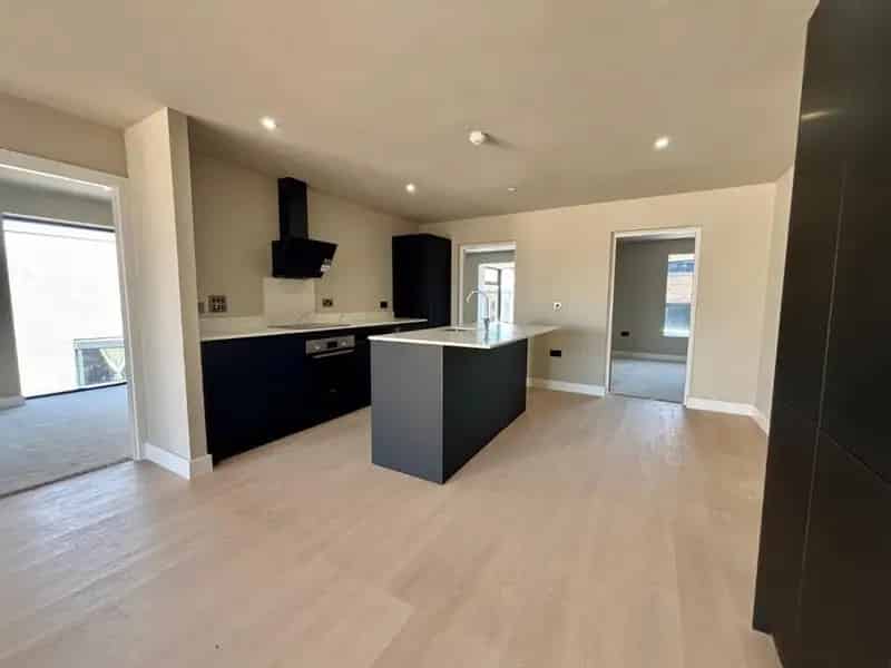 3 Bedroom Penthouse Apartment City Green Sheldon