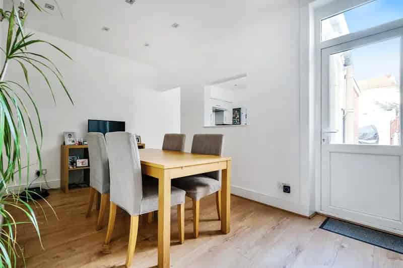 3 Bedroom House to Rent in Portsmouth