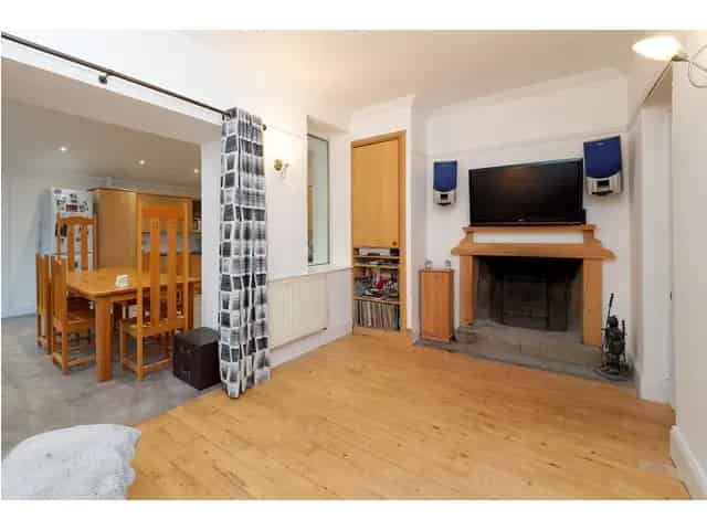 3 Bedroom Semi-Detached House for Sale in Luggiebank