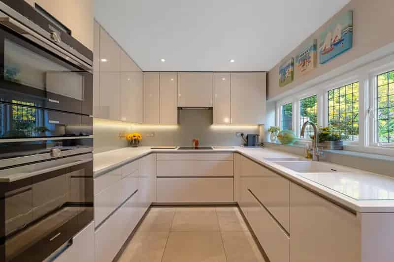 Detached House for sale with 4 bedrooms, Wexham Road Wexham, Berkshire SL2 4HE
