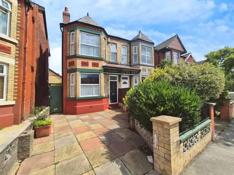 3 Bedroom Semi Detached House for Sale Stockport