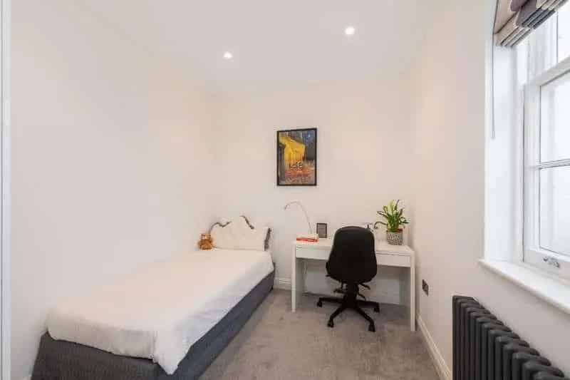 3 Bed Flat for Sale near Hyde Park