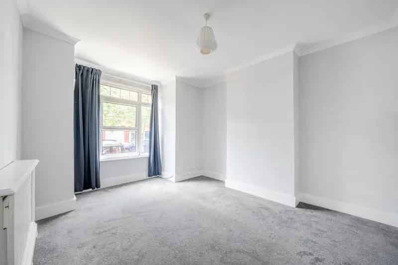 Two Double Bedroom Ground Floor Maisonette Near Tooting