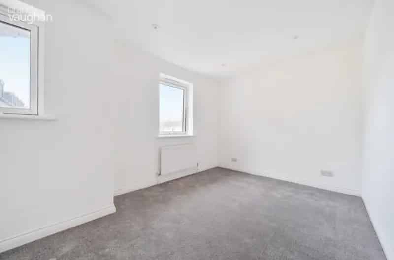 3 Bedroom Penthouse Apartment No Deposit Option