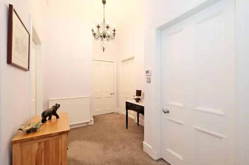 4 Bed Granite Apartment West End  Gas CH DG Large Garden