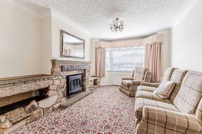 Three Bed Semi Detached House In Rothwell