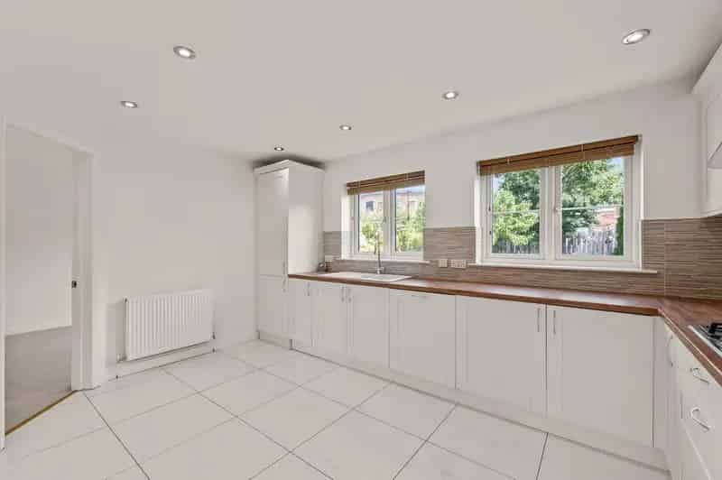 4 Bed Detached House For Sale