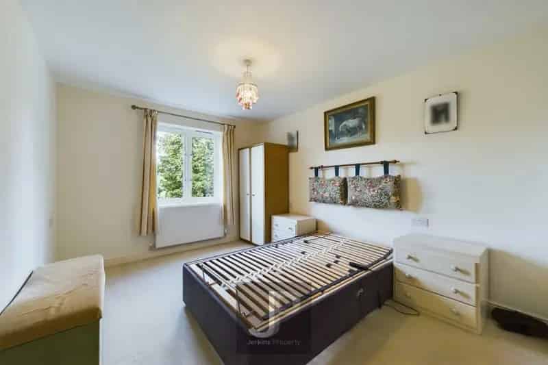 2 Bedroom Retirement Apartment for Sale
