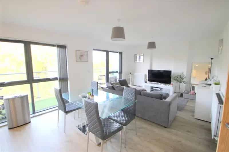 2 Bed Apartment Paintworks Bristol River Views Allocated Parking