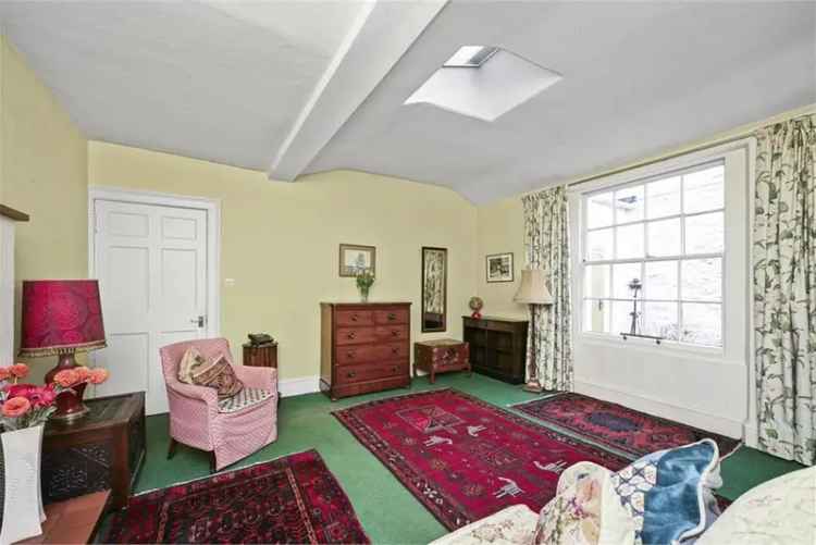 1 Bed Flat Newington Main Door Spacious Requires Modernisation