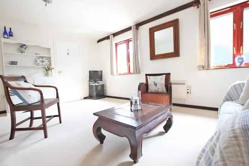 2 Bed Character Cottage For Sale - Excellent Investment