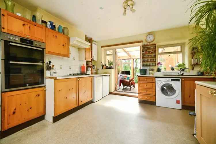 4 Bedroom Terraced House in Brighton - Family Home