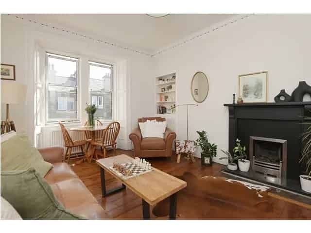 2 Bedroom Flat for Sale Easter Road