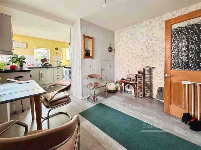 3 Bed Semi-Detached House For Sale