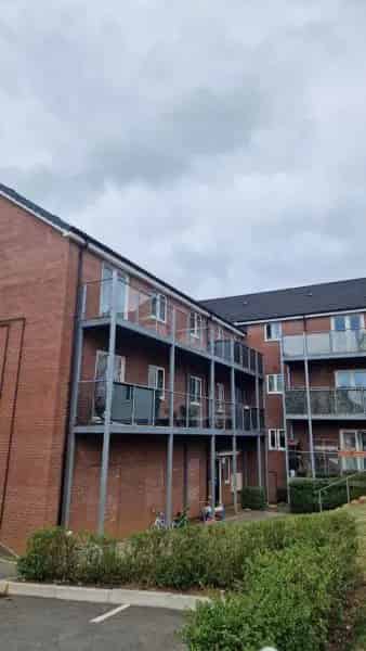 2-Bedroom Apartment Near Public Transport